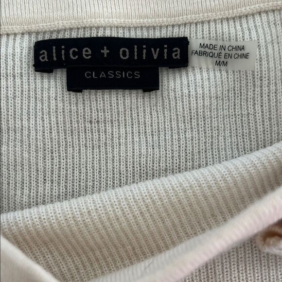 Alice + Olivia Elegant Cream Women's 100% Wool Pullover Super Soft in Size M - Picture 6 of 8